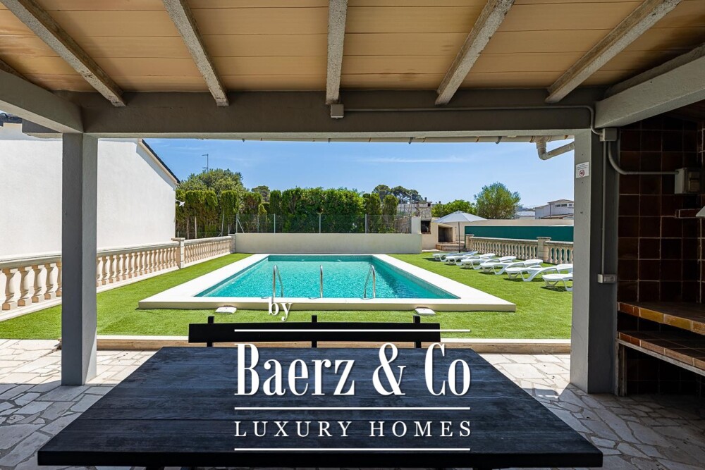 Exclusive Villa with Vacation License in Arenal area, Palma image