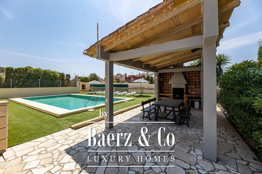 Exclusive Villa with Vacation License in Arenal area, Palma image