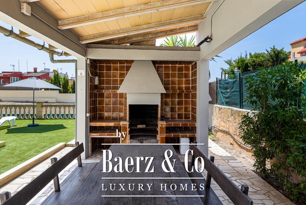 Exclusive Villa with Vacation License in Arenal area, Palma image