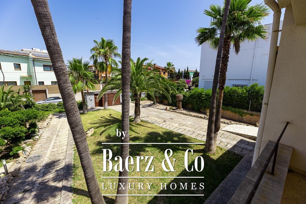 Exclusive Villa with Vacation License in Arenal area, Palma image
