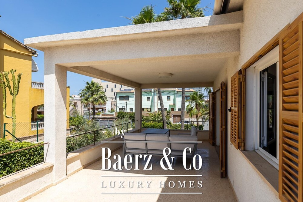Exclusive Villa with Vacation License in Arenal area, Palma image