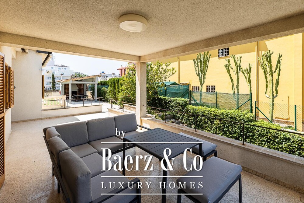 Exclusive Villa with Vacation License in Arenal area, Palma image