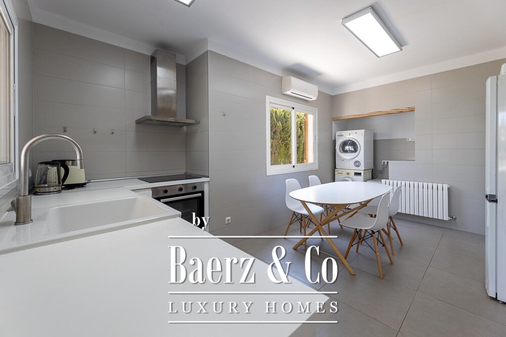 Exclusive Villa with Vacation License in Arenal area, Palma image
