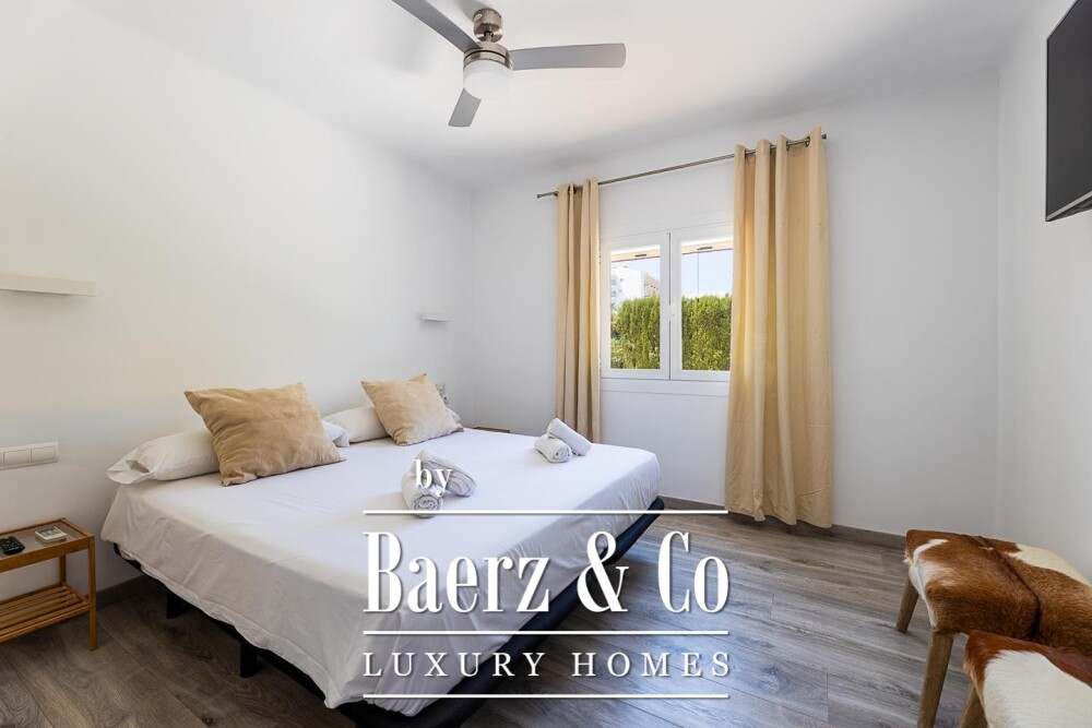 Exclusive Villa with Vacation License in Arenal area, Palma image