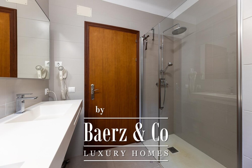 Exclusive Villa with Vacation License in Arenal area, Palma image