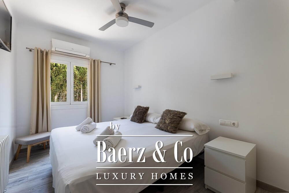 Exclusive Villa with Vacation License in Arenal area, Palma image