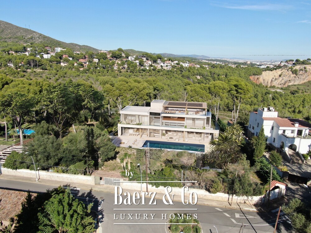 Exclusive Luxury Villa on the Barcelona coast image