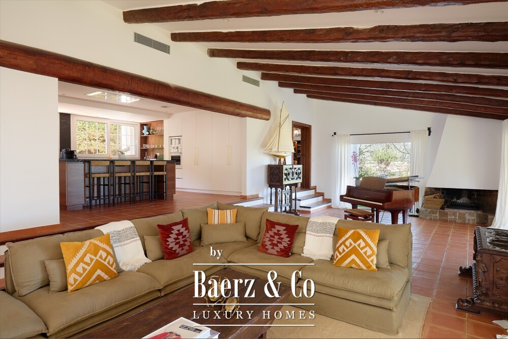 Elegant Mediterranean estate with sea views and proven investment appeal — Calonge, Costa Brava image