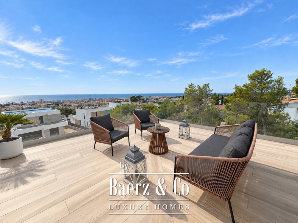 Contemporary Villa with Panoramic Mediterranean Sea Views in Cunit image