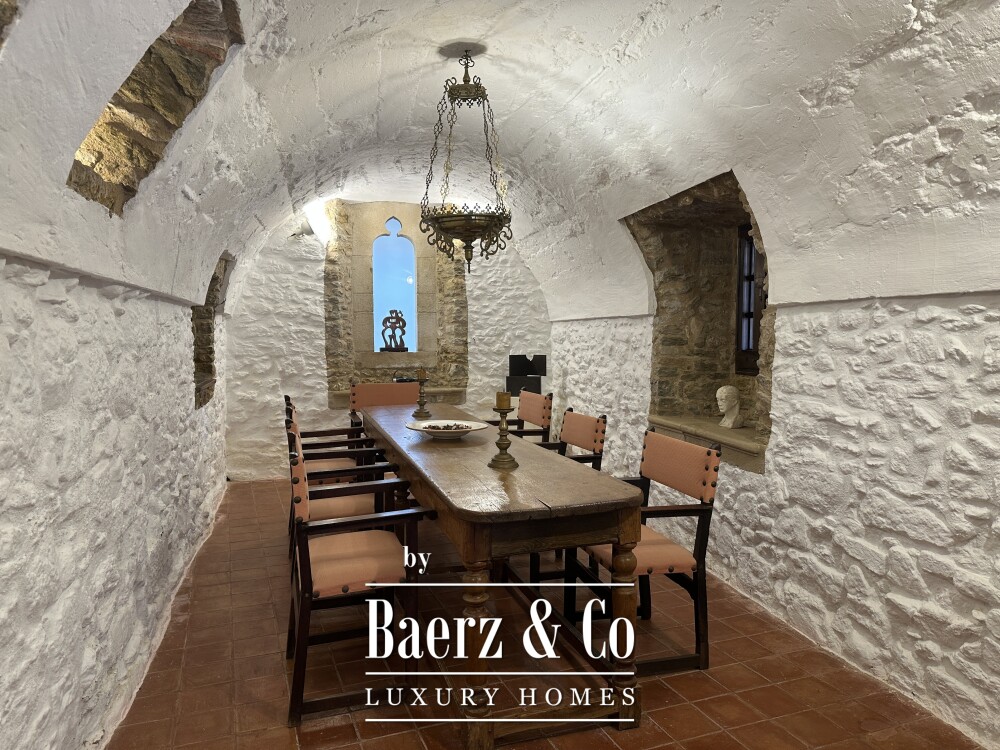 Stone House in Monells image