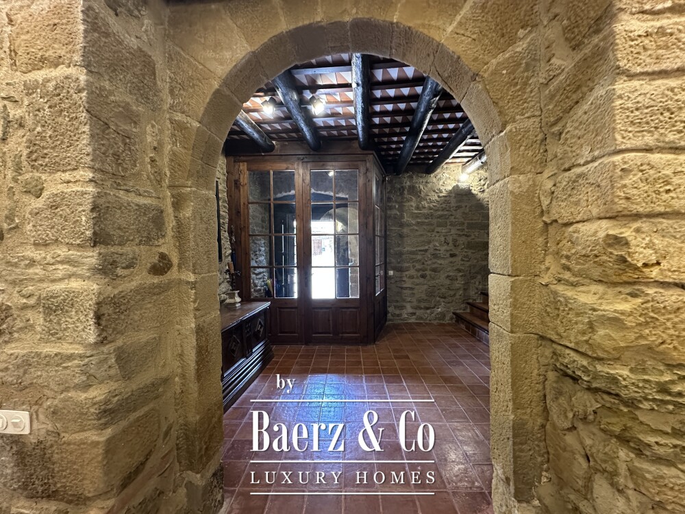 Stone House in Monells image