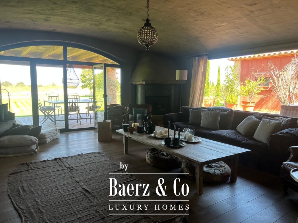 Exclusive House with Garden and Swimming Pool in Torrent image