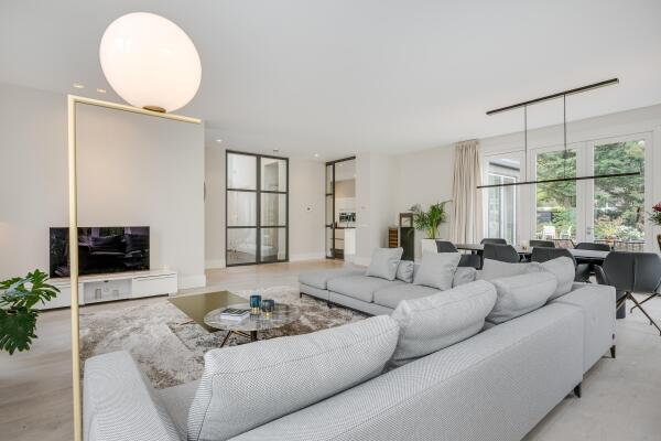 photo 13 van Brouchovenlaan 6