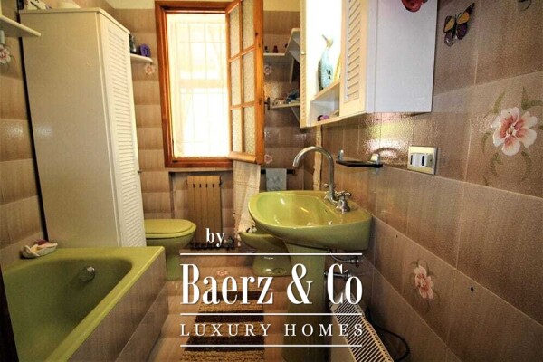 photo 18 2 x Villa for sale 350 m² (ca. 1975) + 125 m² (2006)