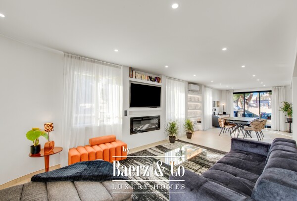 photo 22 Renovated 2-bedroom apartment for sale – Saint-Raphaël city centre – large south-facing terrace – 2 en-suite bedrooms