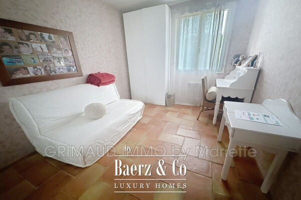 photo 8 country house, in a quiet area with 4 bedrooms, swimming poo