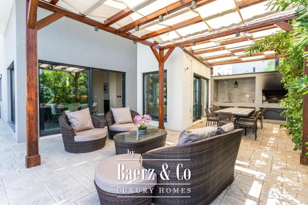 photo 32 Podstrana, luxury villa in an attractive location